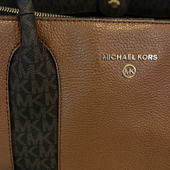 MICHAEL MICHAEL KORS LARGE TOTE - Picture 2 of 11